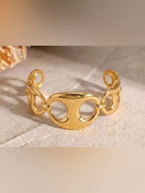 Gold Link Statement Bracelet